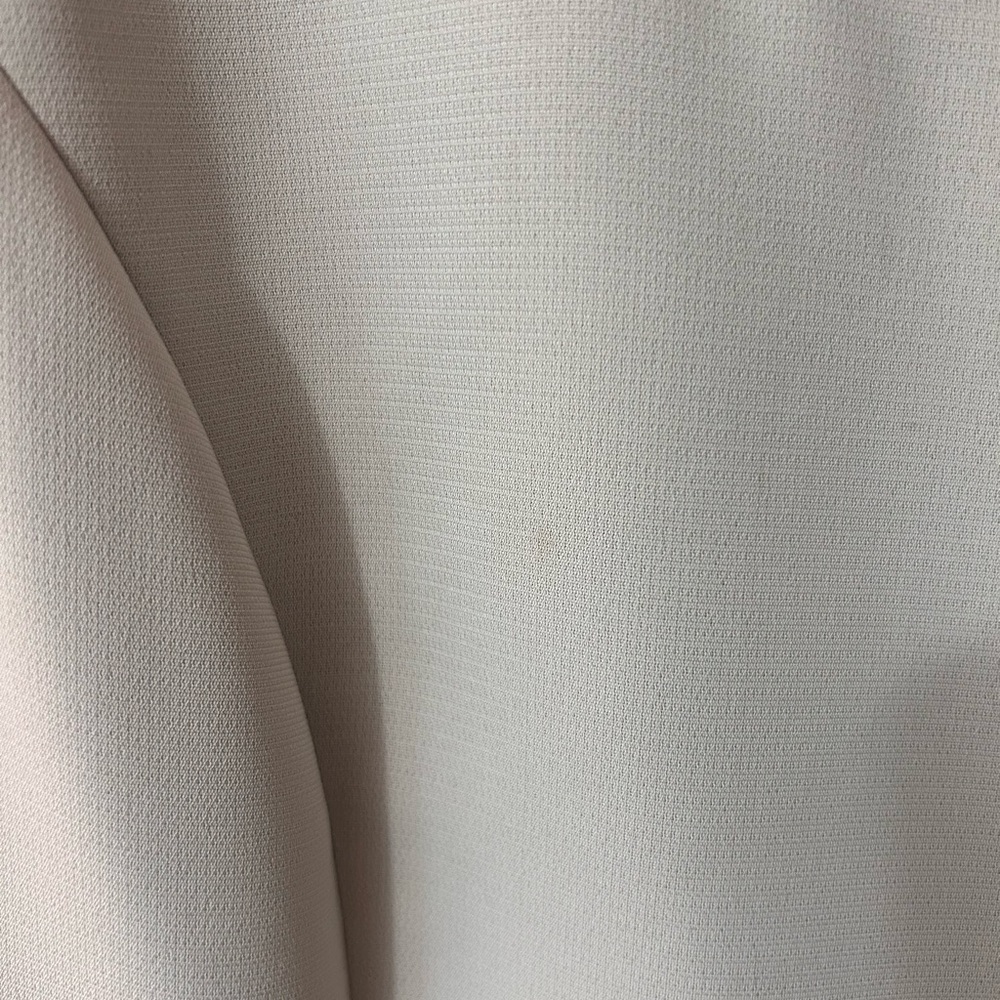 TAHARI women’s three piece suit in beige and black. - Picture 6 of 14